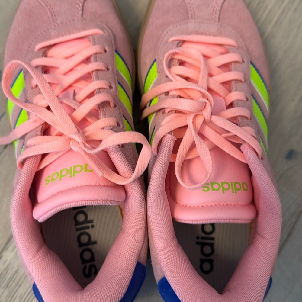 📦📫Adidas GAZELLE BOLD OG PINK Womens Sneakers. Wore a few times! Like new